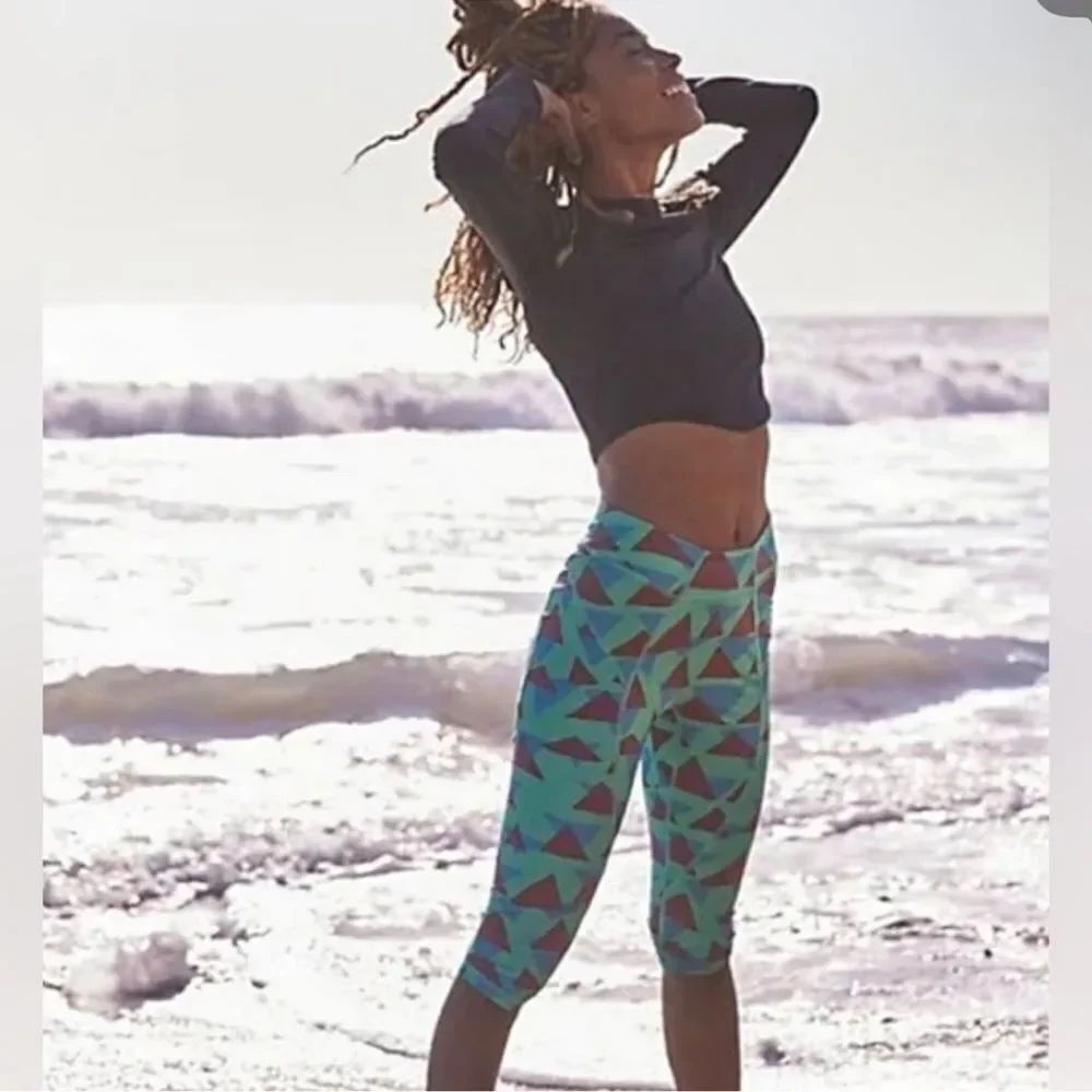 Free People Movement Make Way Rash Guard Black - Picture 2 of 4